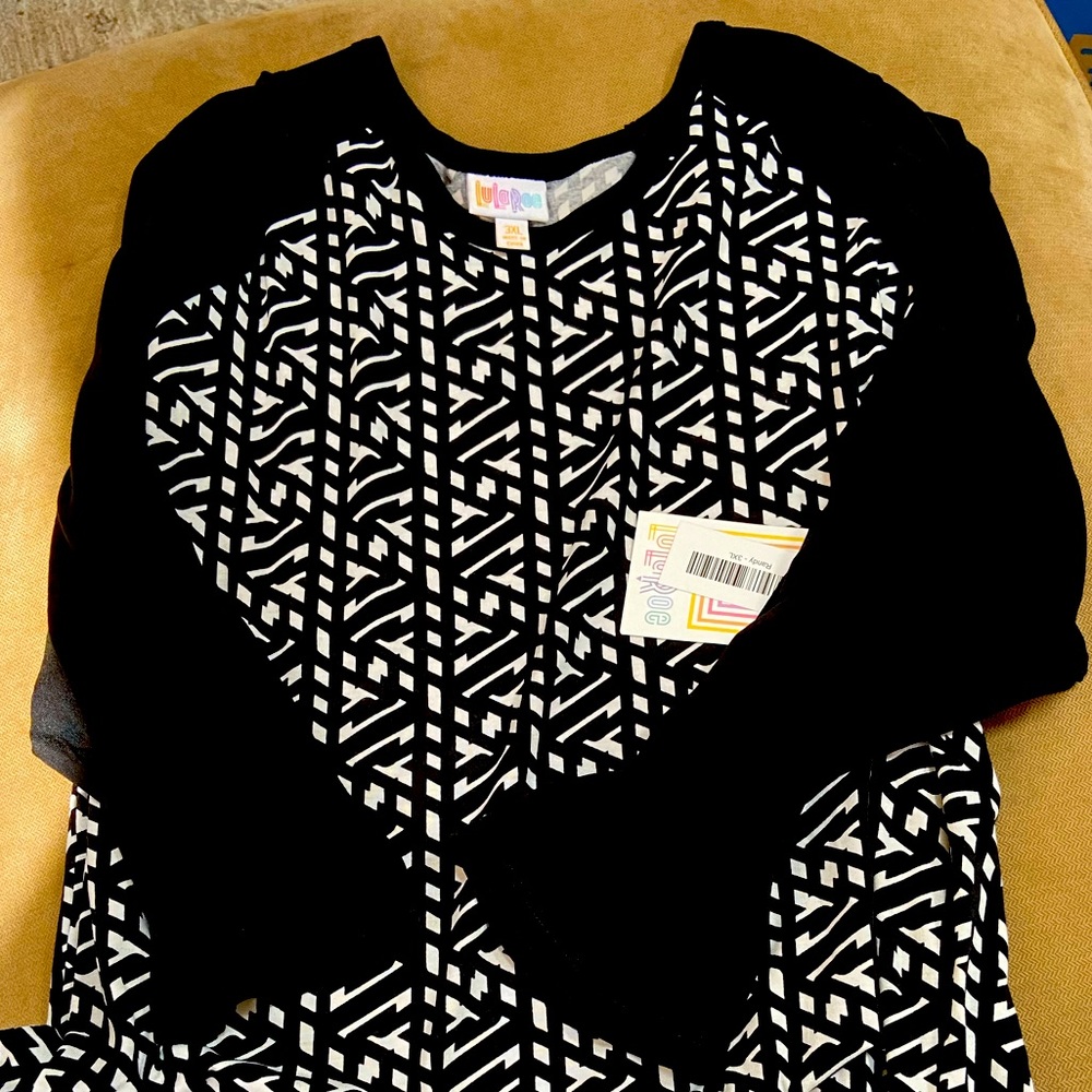 Lularoe Randy, 3XL, black and white geometric pattern, black sleeves